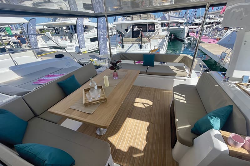 aventura-37-explorer-sedan-ou-flybridge AVENTURA 37 Explorer Sedan ou Flybridge