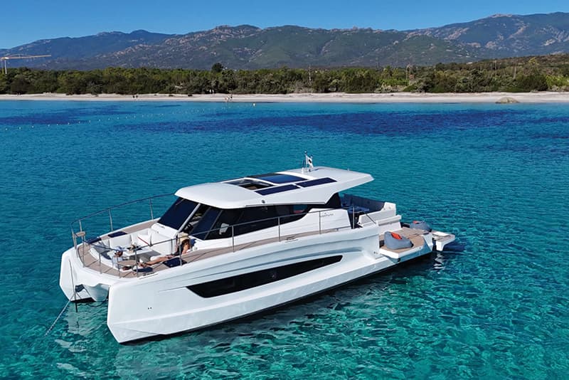 Catamaran moteur AVENTURA 38 Sedan
